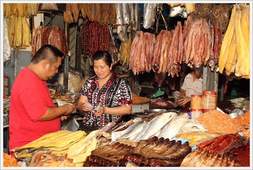 MekongCruise_Cambodia_Market_7426