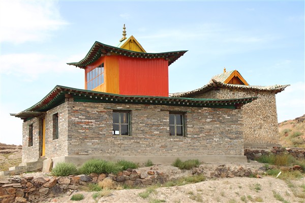 Mongolia_S_Gobi_MonRuinTemple_2747_m_600.jpg