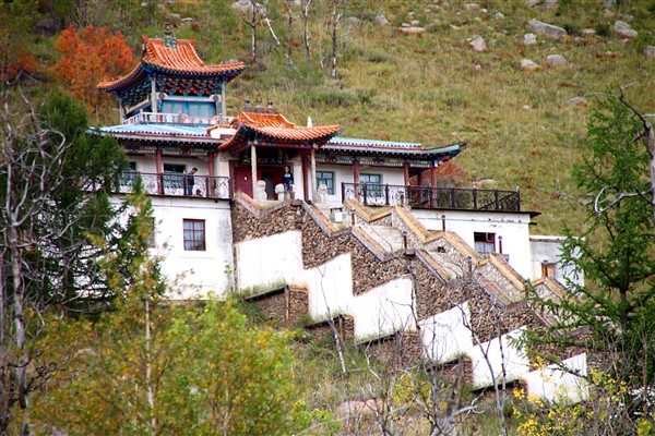 Mongolia_NatPk_TempleForMedit_3068_m_600.jpg