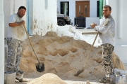 Mykonos_Roadworkers_DSC04059