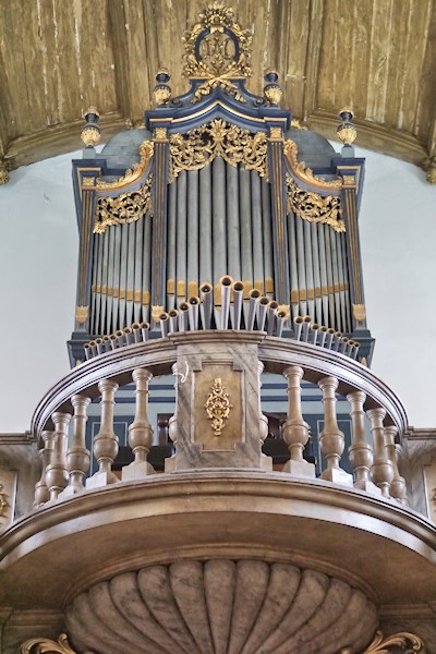 The organ in the Church of Nazaré