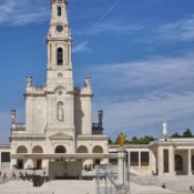 The three children were Lúcia Santos and her cousins Jacinta and Francisco Marto. 