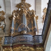 Inside the Church of Carmelitas